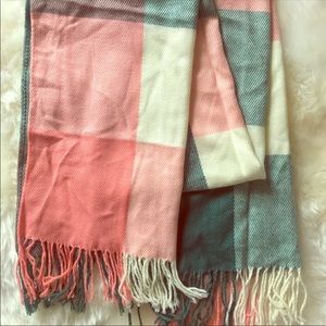 • NWOT • Lightweight Plaid Scarf / Shawl •